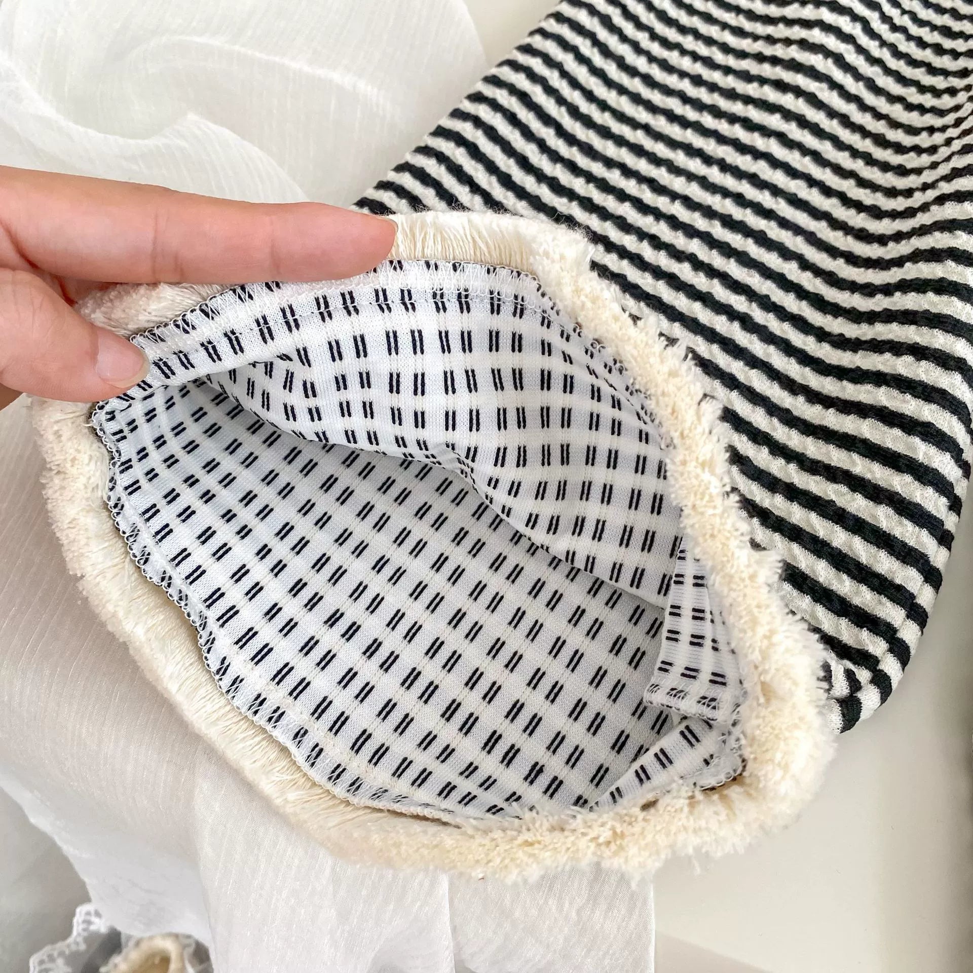 Spring and Autumn Kids Girls Argyle Pattern Long Sleeves Cardigan and Pants Clothing Set-1